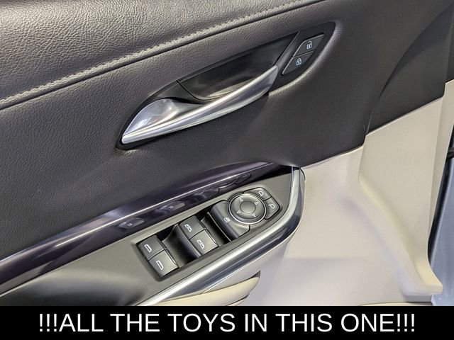 Used 2023 Cadillac XT4 Luxury w/ Cold Weather Package AWD/4WD image 14