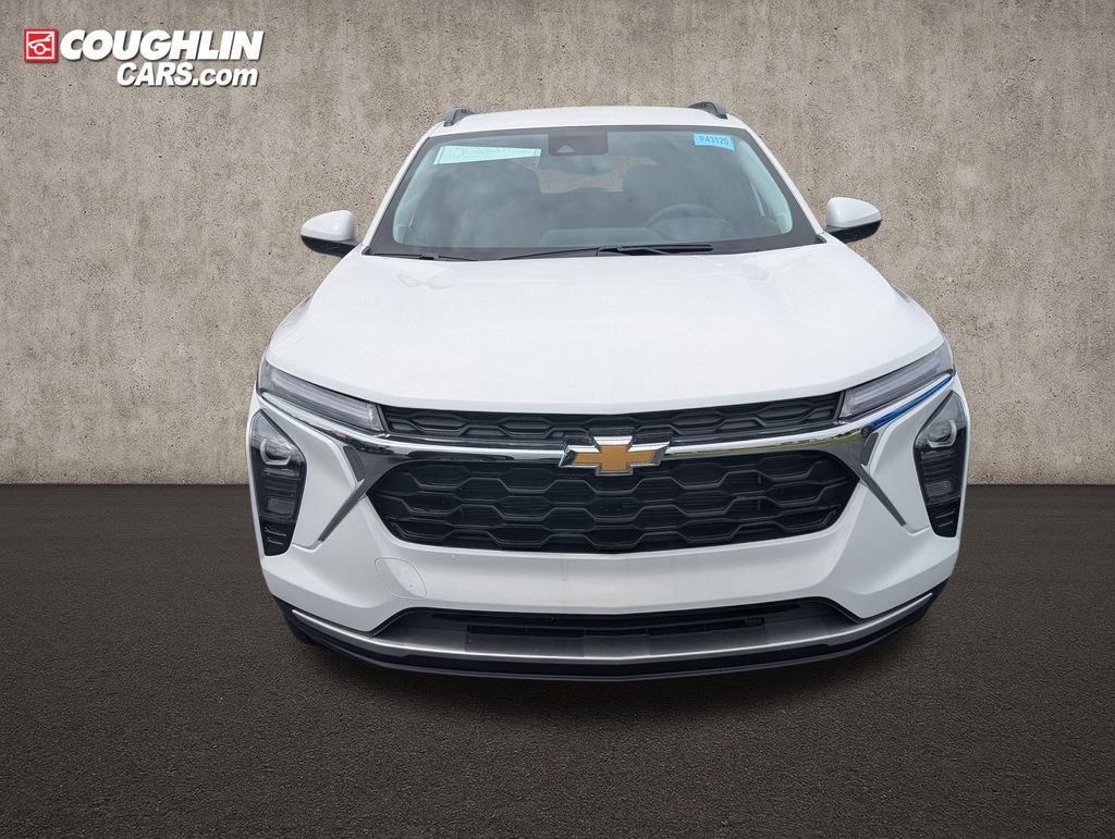 New 2026 Chevrolet Trax LT w/ Driver Confidence Package FWD image 2