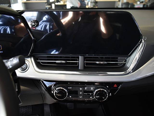 New 2026 Chevrolet Trax LT w/ Driver Confidence Package image 11