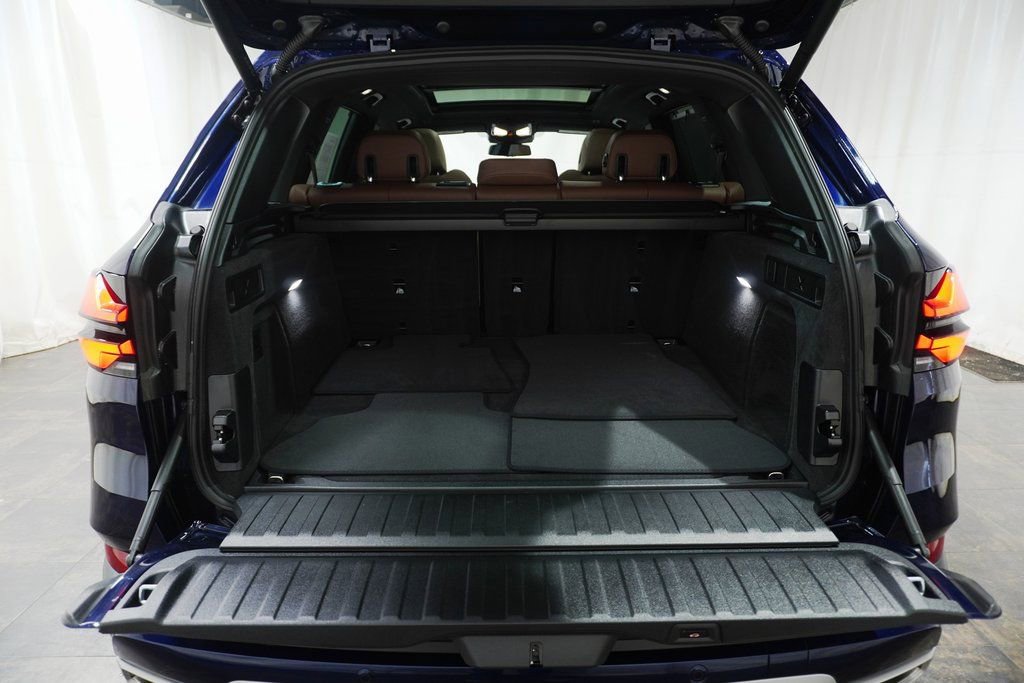 Used 2026 BMW X5 xDrive40i w/ Executive Package image 5