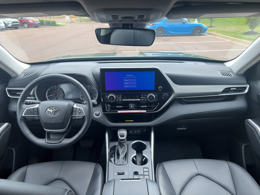 Certified 2025 Toyota Highlander XLE image 23