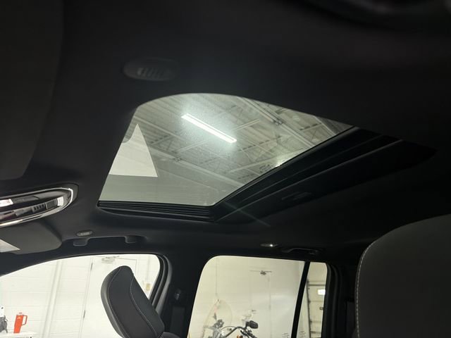 Used 2024 Jeep Grand Cherokee Laredo X image 22