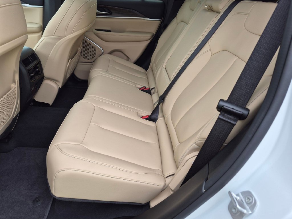 New 2026 Jeep Grand Cherokee Limited RWD image 26