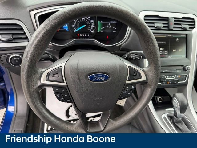 Used 2016 Ford Fusion SE FWD image 19