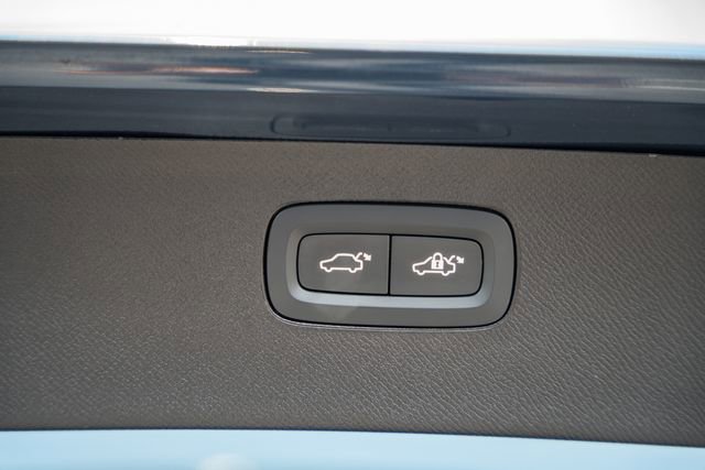 Used 2025 Volvo XC90 B6 Plus image 11