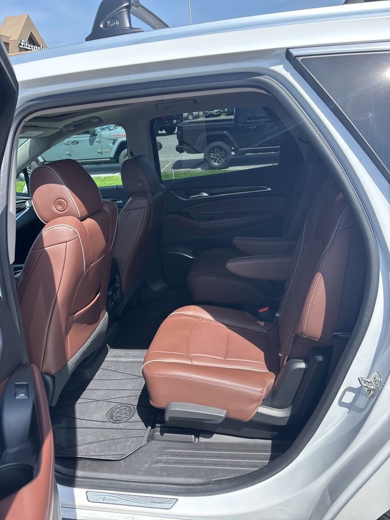 Certified 2020 Buick Enclave Avenir w/ Avenir Technology Package AWD/4WD image 7