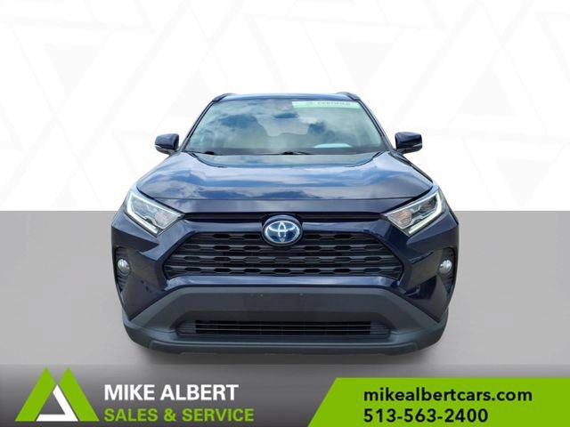 Used 2021 Toyota RAV4 XLE AWD/4WD image 2