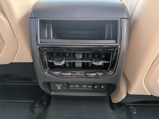 New 2026 Jeep Grand Cherokee Limited AWD/4WD image 17