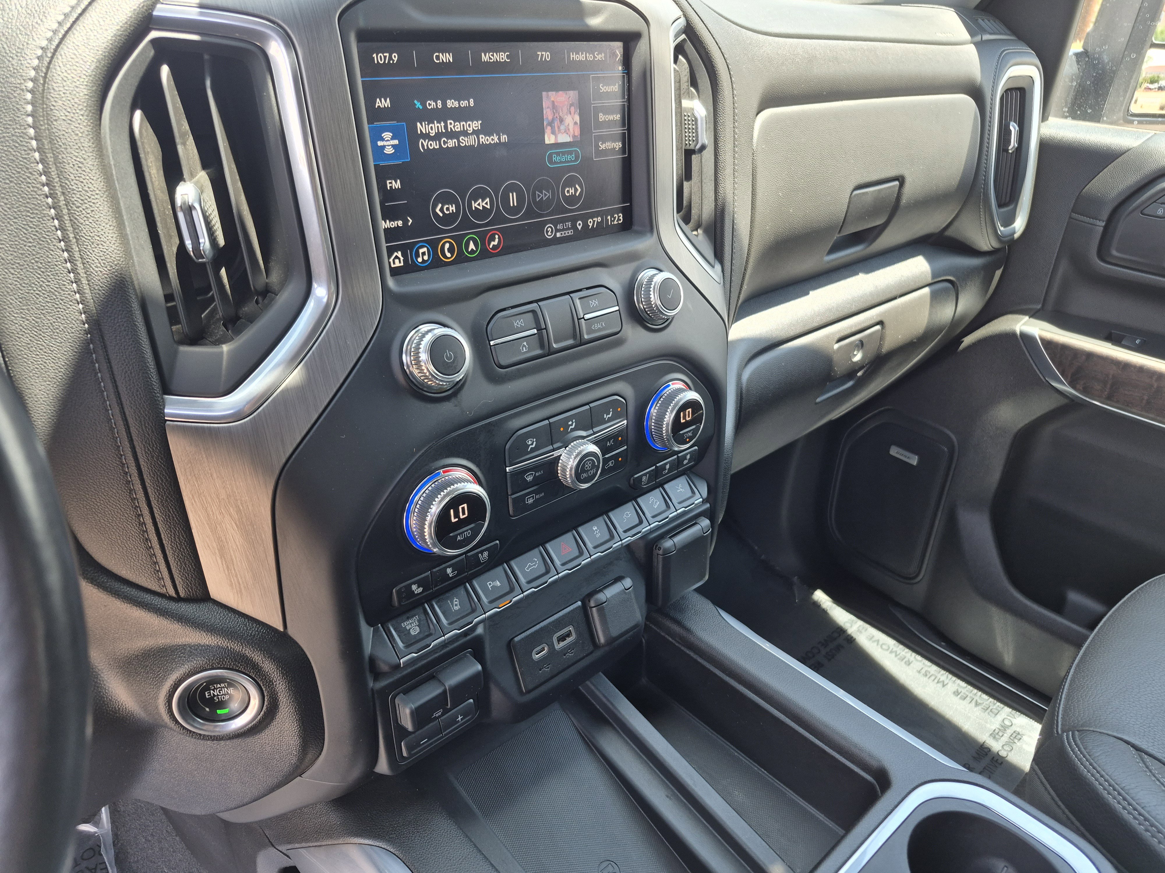 Used 2021 GMC Sierra 3500 Denali w/ Denali Ultimate Package AWD/4WD image 11