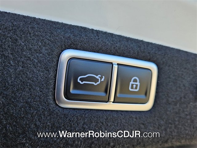 Used 2025 Genesis G70 3.3T Advanced w/ Sport Prestige Package image 14