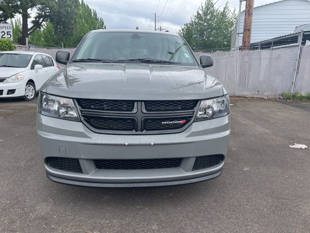 Used 2020 Dodge Journey SE w/ SE Popular Equipment Group FWD image 2