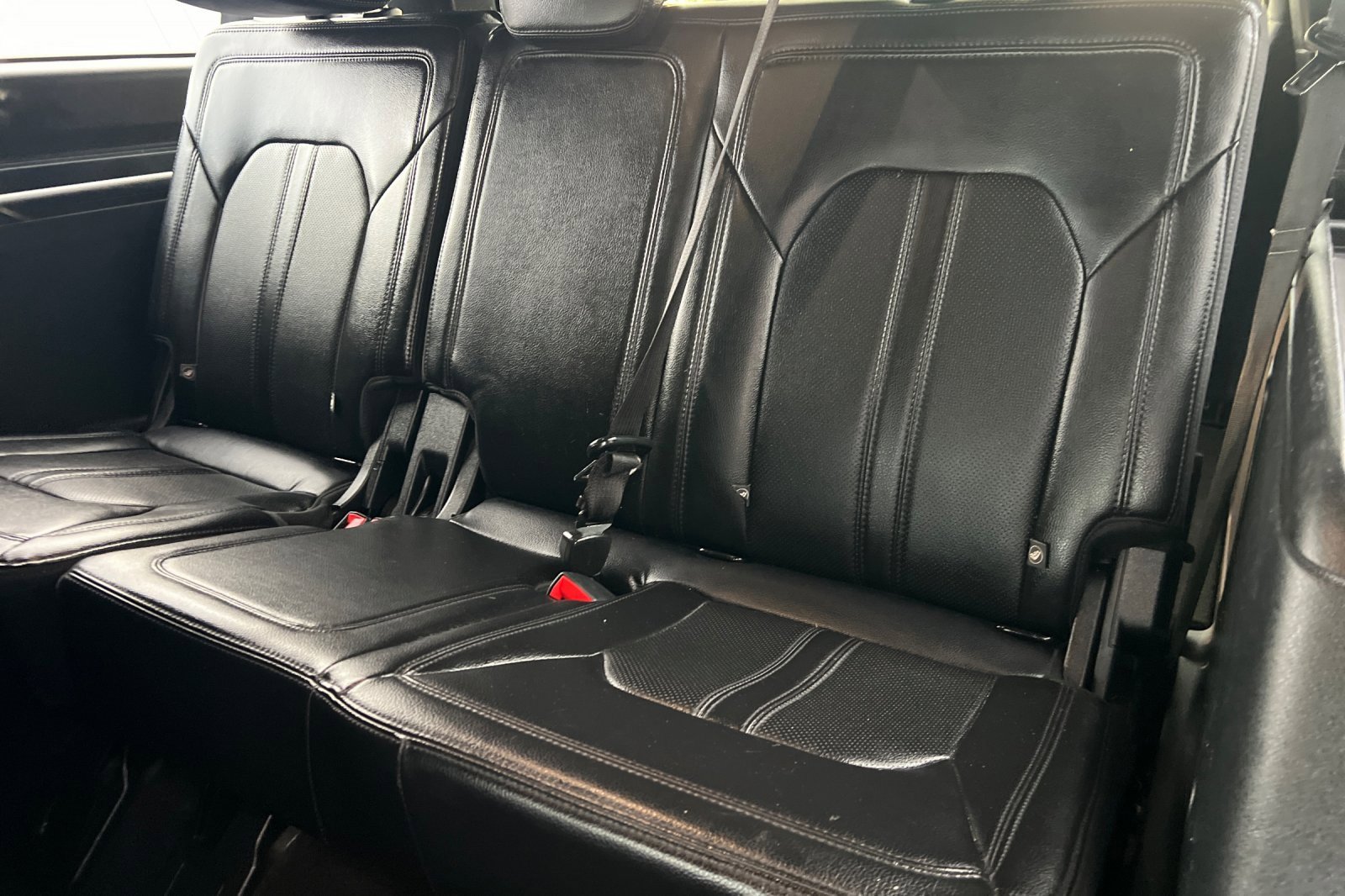 Used 2020 Ford Expedition Max Limited image 12