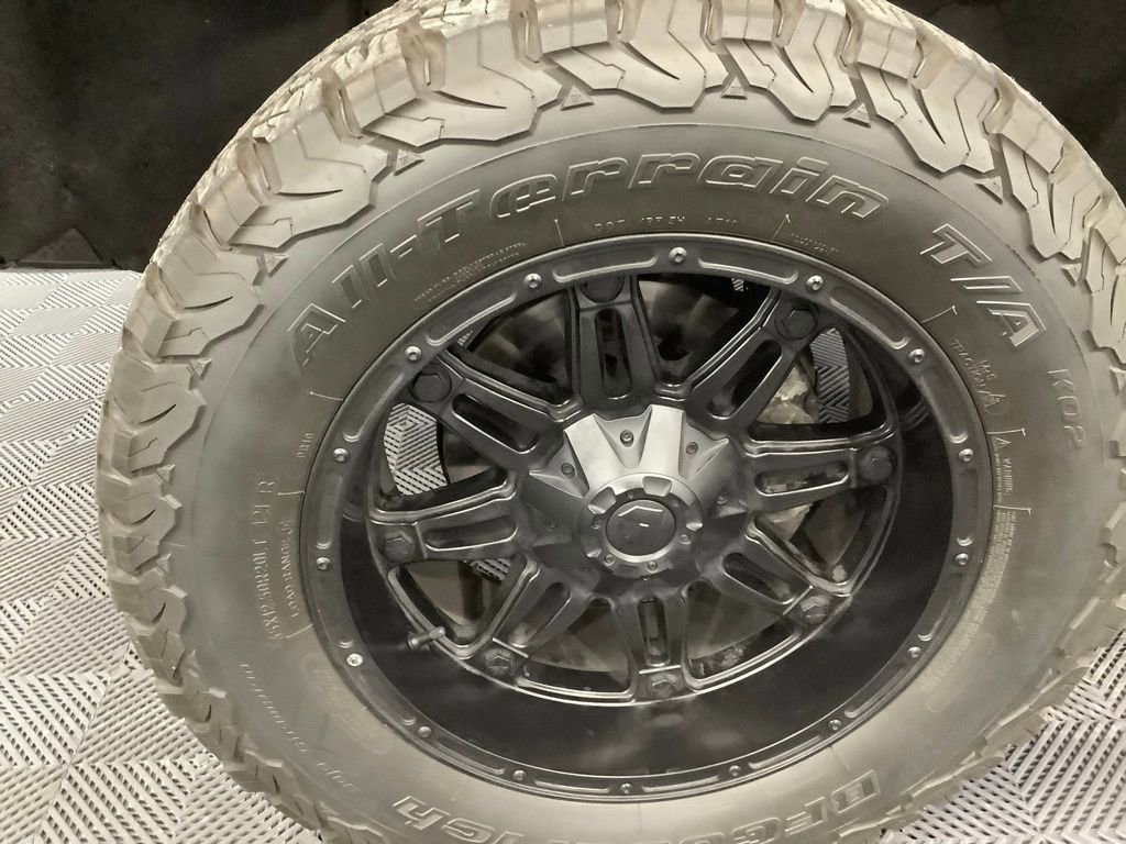 Used 2022 Chevrolet Tahoe Z71 image 2