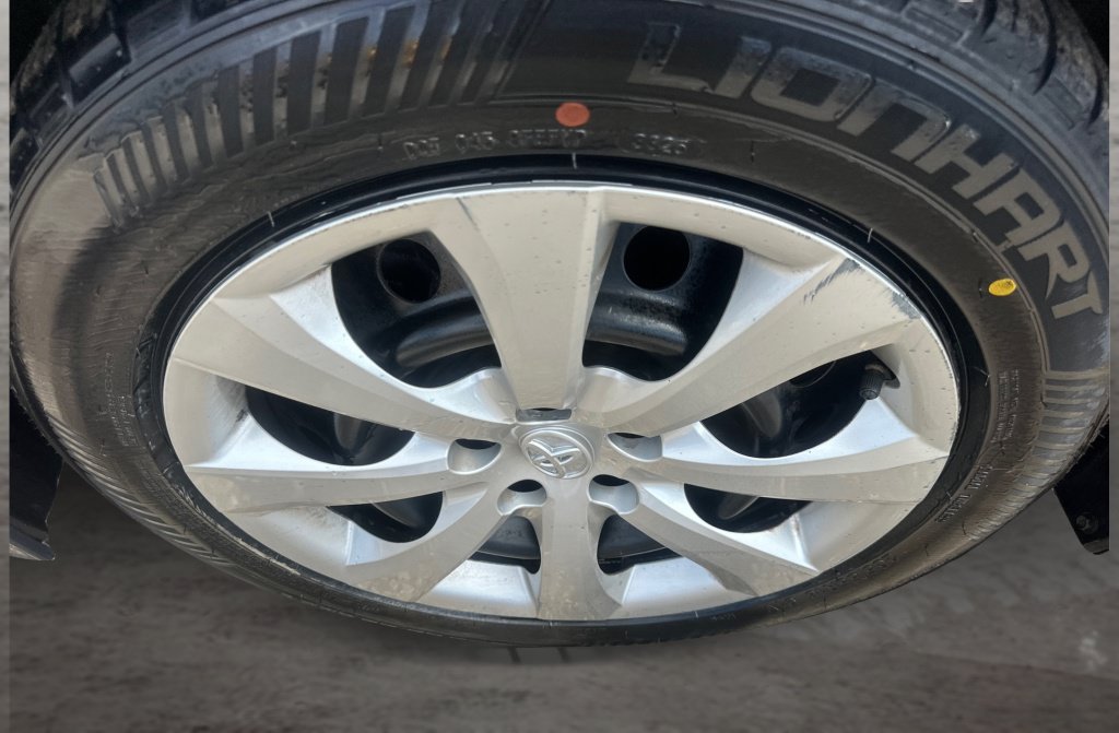 Used 2024 Toyota Corolla LE FWD image 18