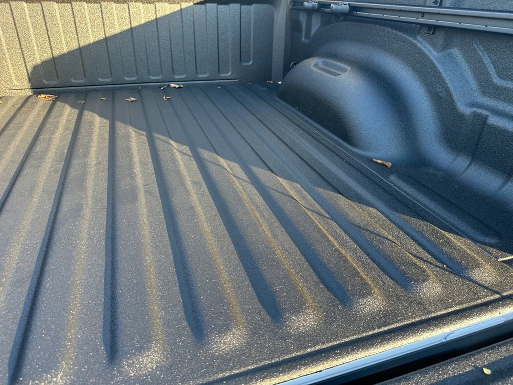 New 2026 RAM 1500 4x4 Crew Cab image 17