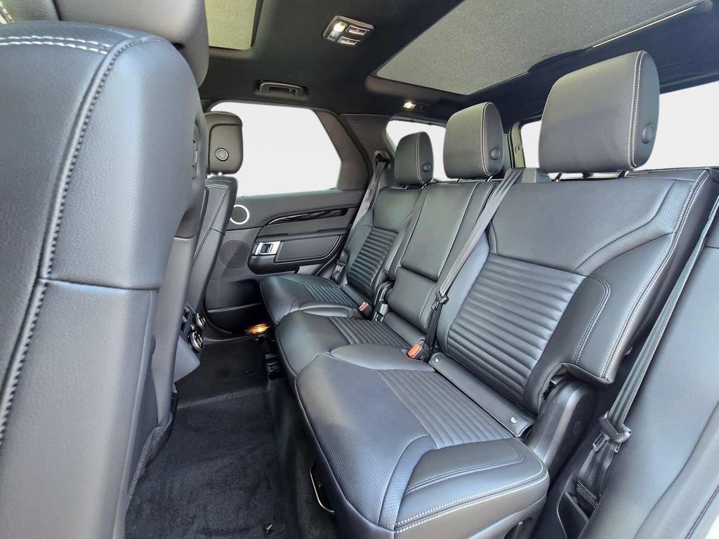 New 2026 Land Rover Discovery S AWD/4WD image 14