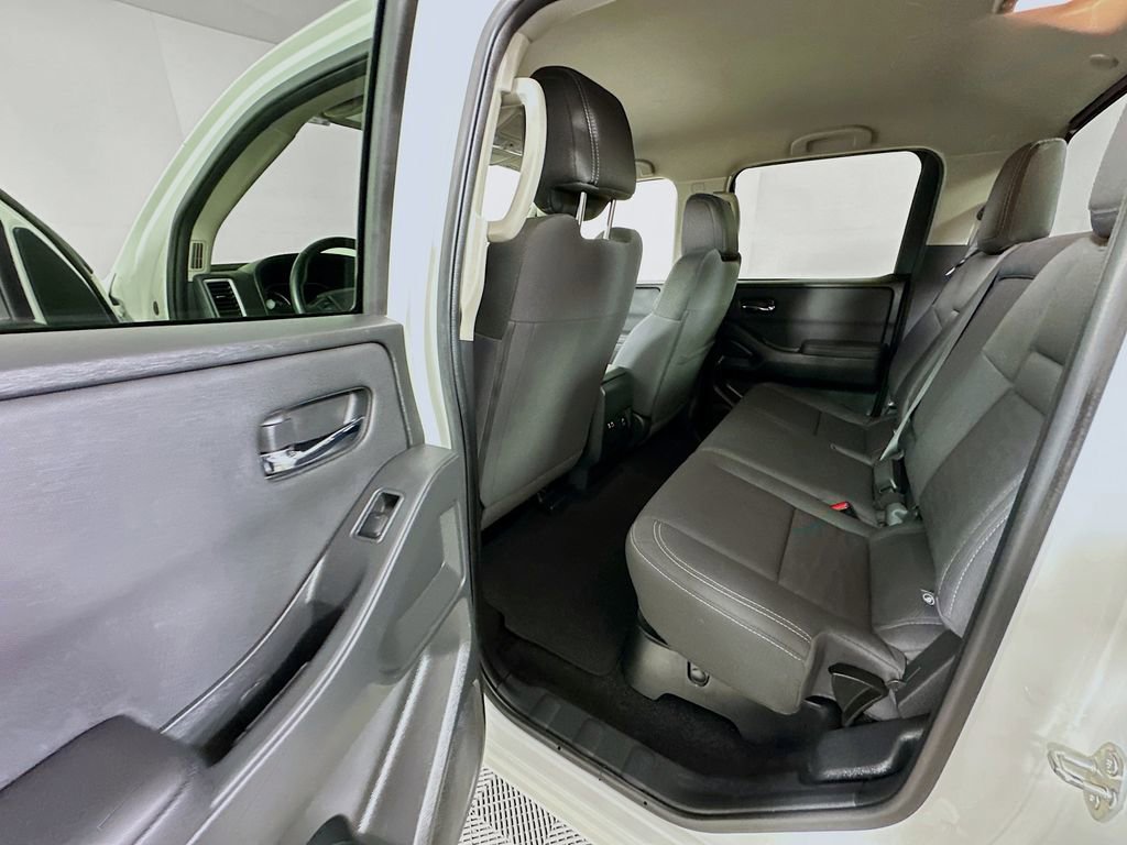 Used 2024 Nissan Frontier SV w/ Technology Package image 17