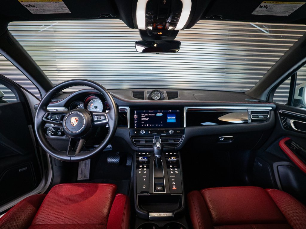 Certified 2023 Porsche Macan S AWD/4WD image 24