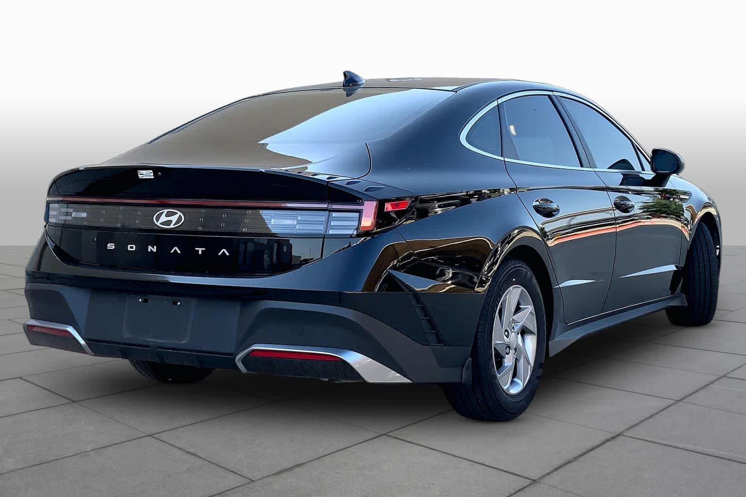 Used 2025 Hyundai Sonata SE FWD image 12