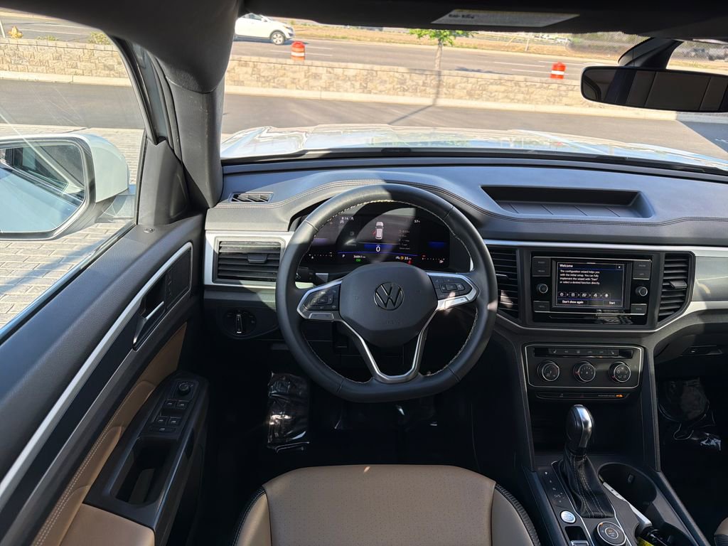 Certified 2022 Volkswagen Atlas Cross Sport SE AWD/4WD image 16