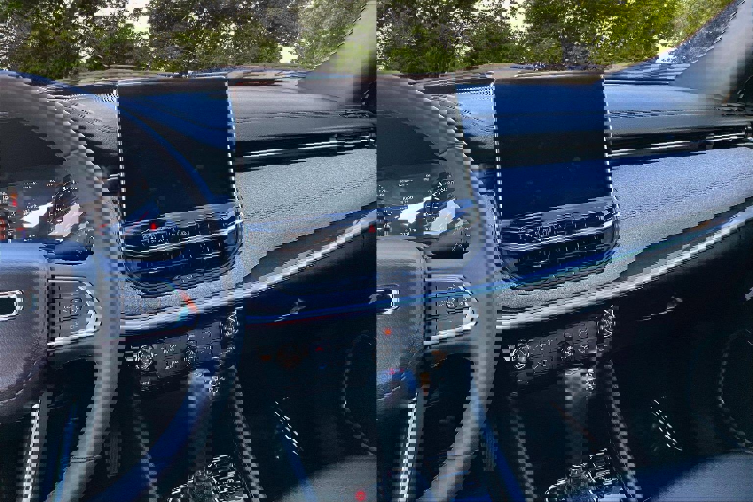 Used 2024 Jeep Compass Latitude image 9