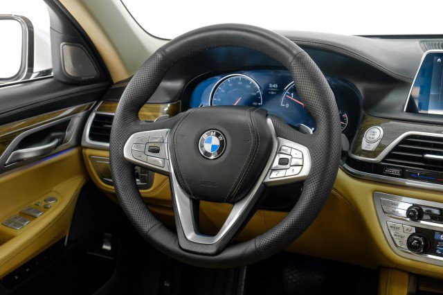Used 2019 BMW 740i w/ Executive Package RWD image 15