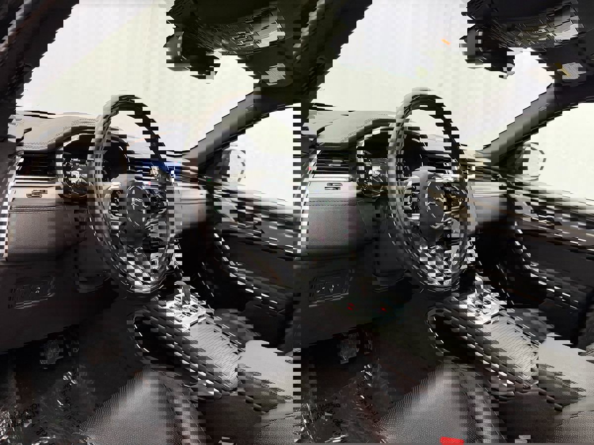 Used 2022 Jaguar F-PACE S image 7