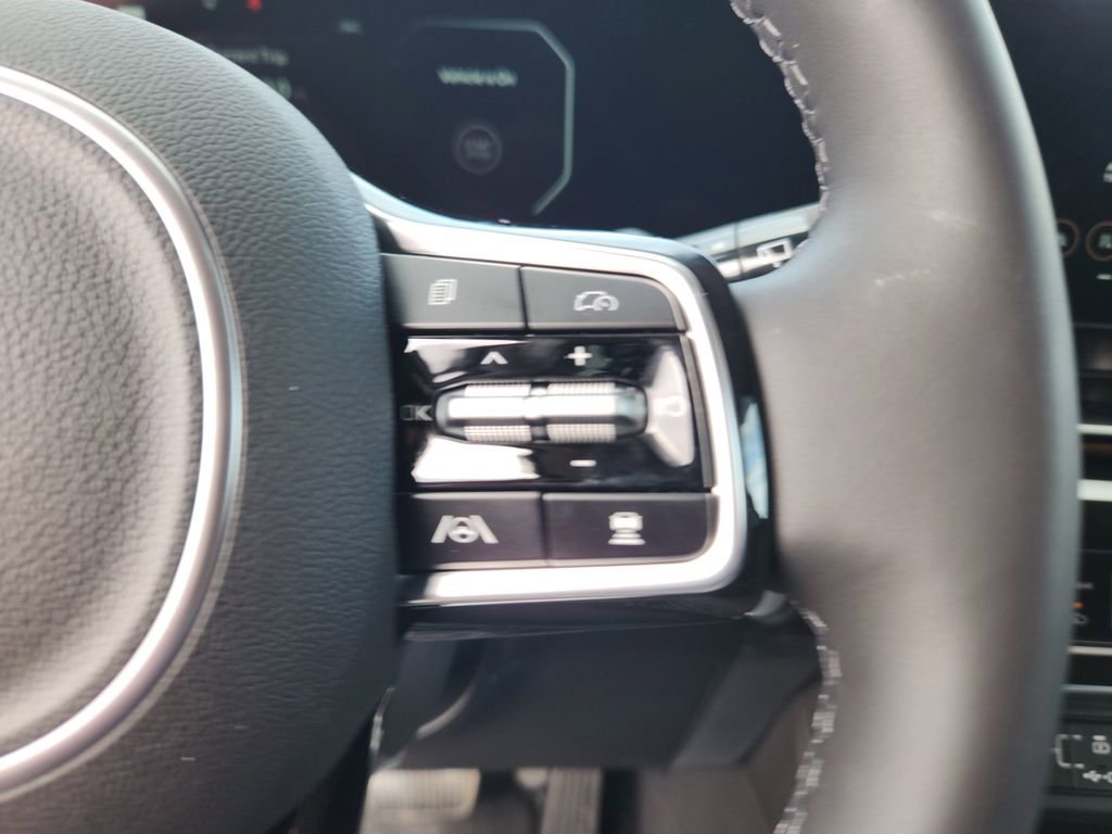 Certified 2025 Kia Carnival SX Prestige image 19