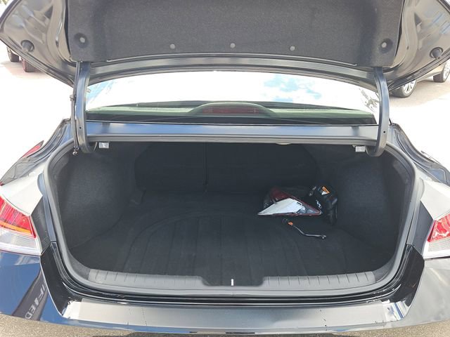 Used 2022 Hyundai Elantra SEL w/ Convenience + Premium Package FWD image 7