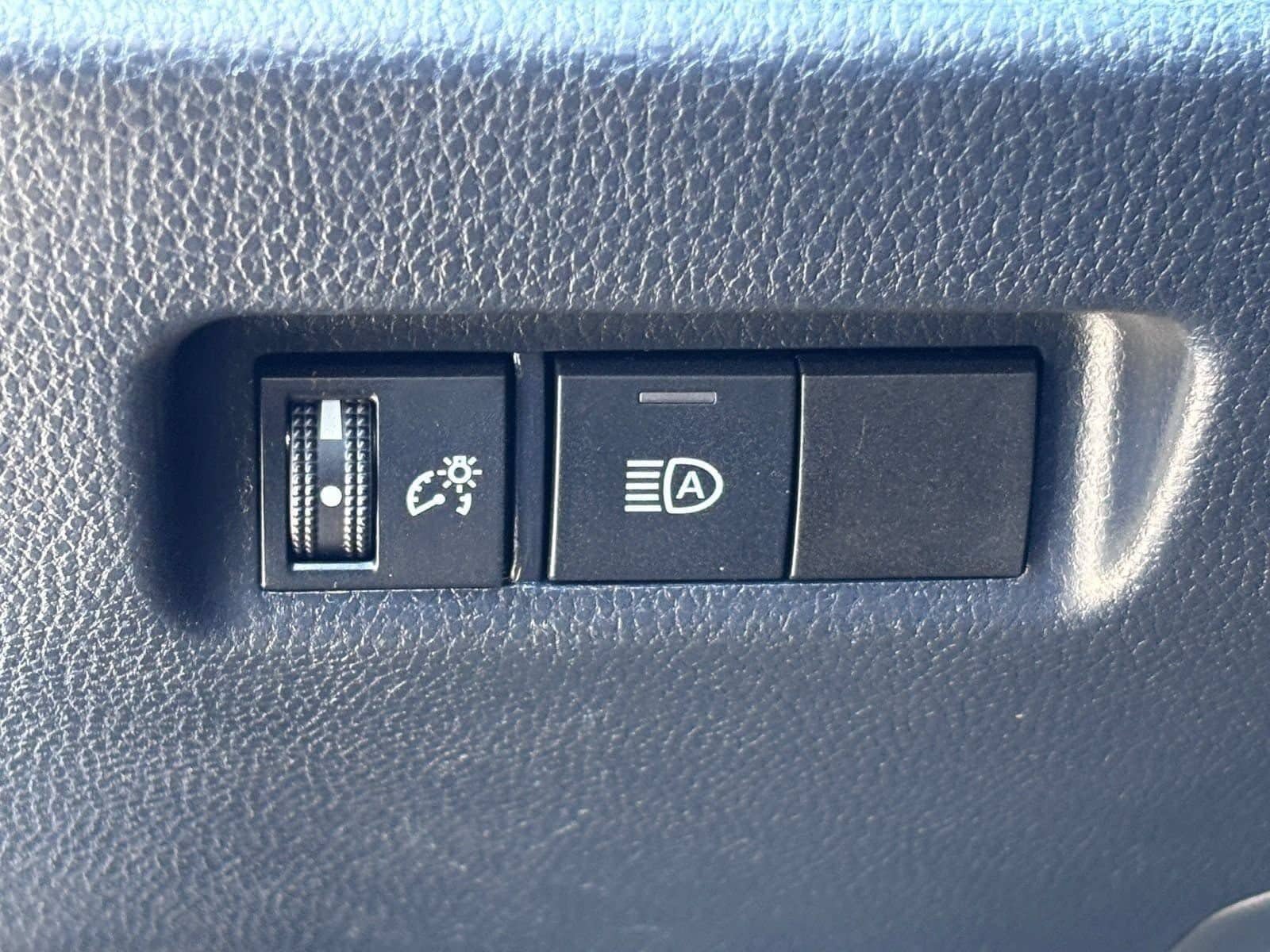 Used 2023 Toyota RAV4 LE AWD/4WD image 22