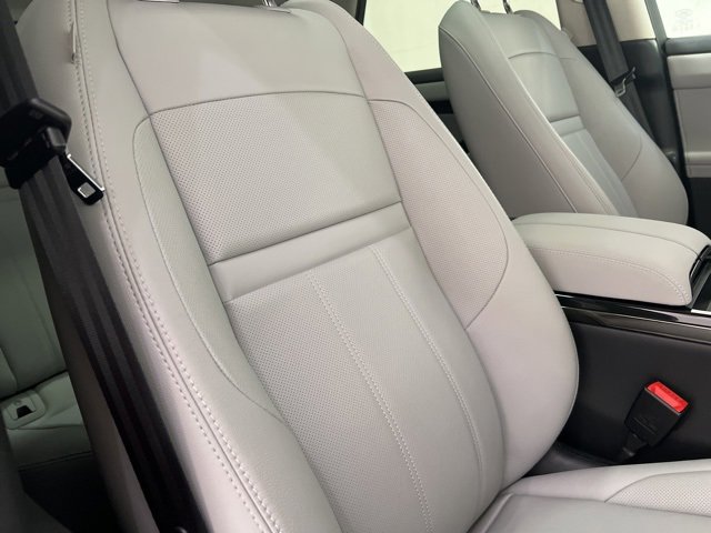 Used 2025 Land Rover Range Rover Evoque S image 52