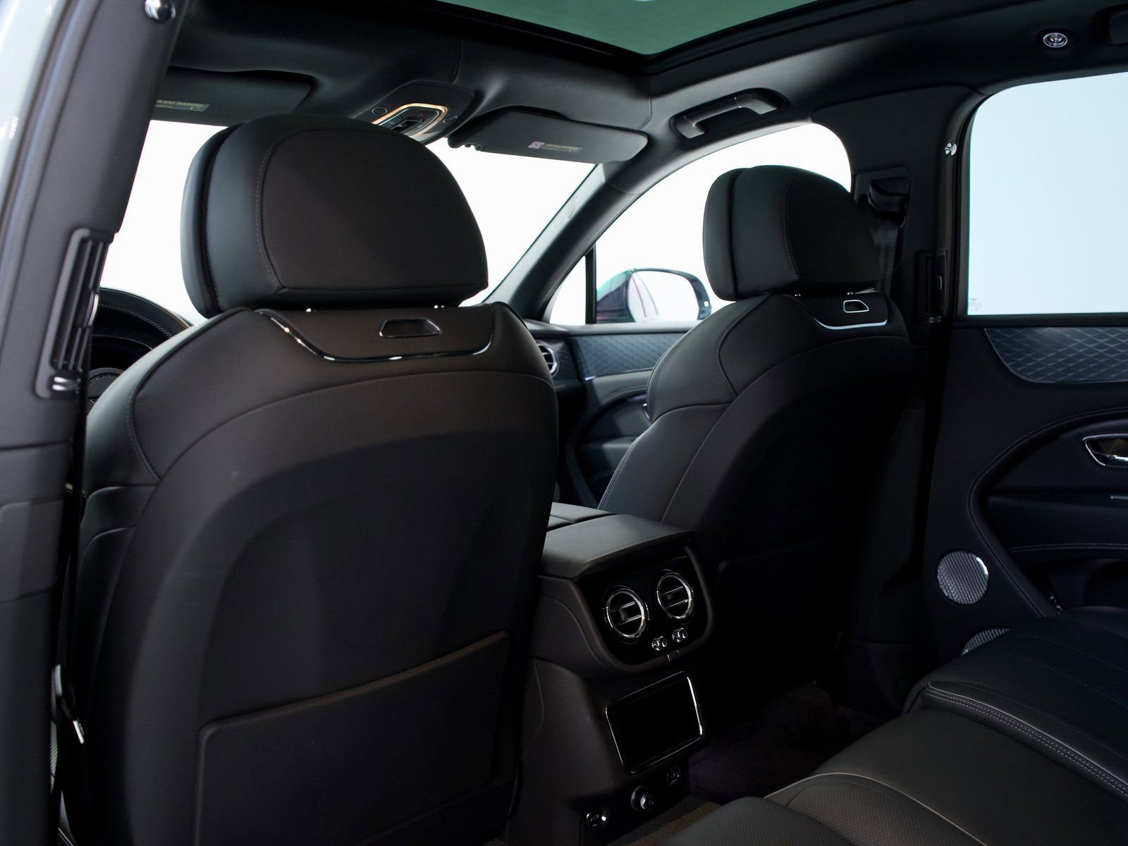 Certified 2025 Bentley Bentayga image 23
