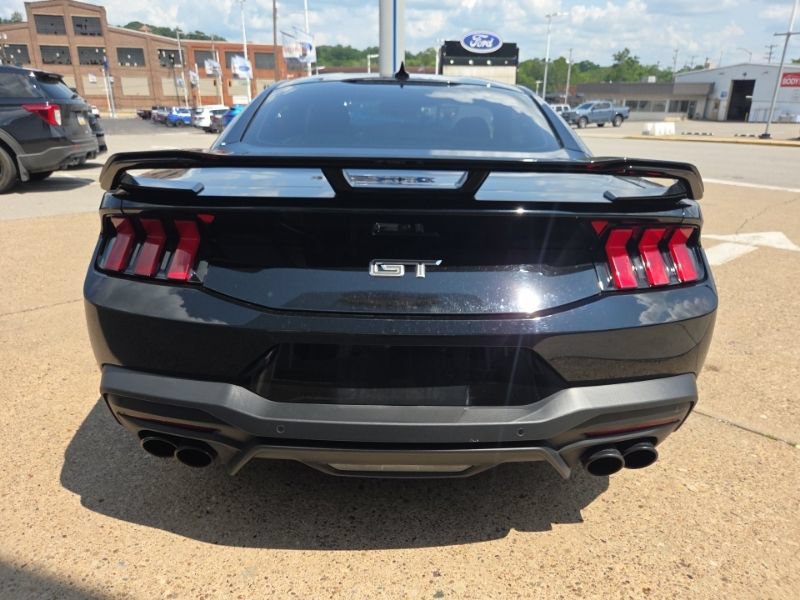 Used 2025 Ford Mustang GT RWD image 6