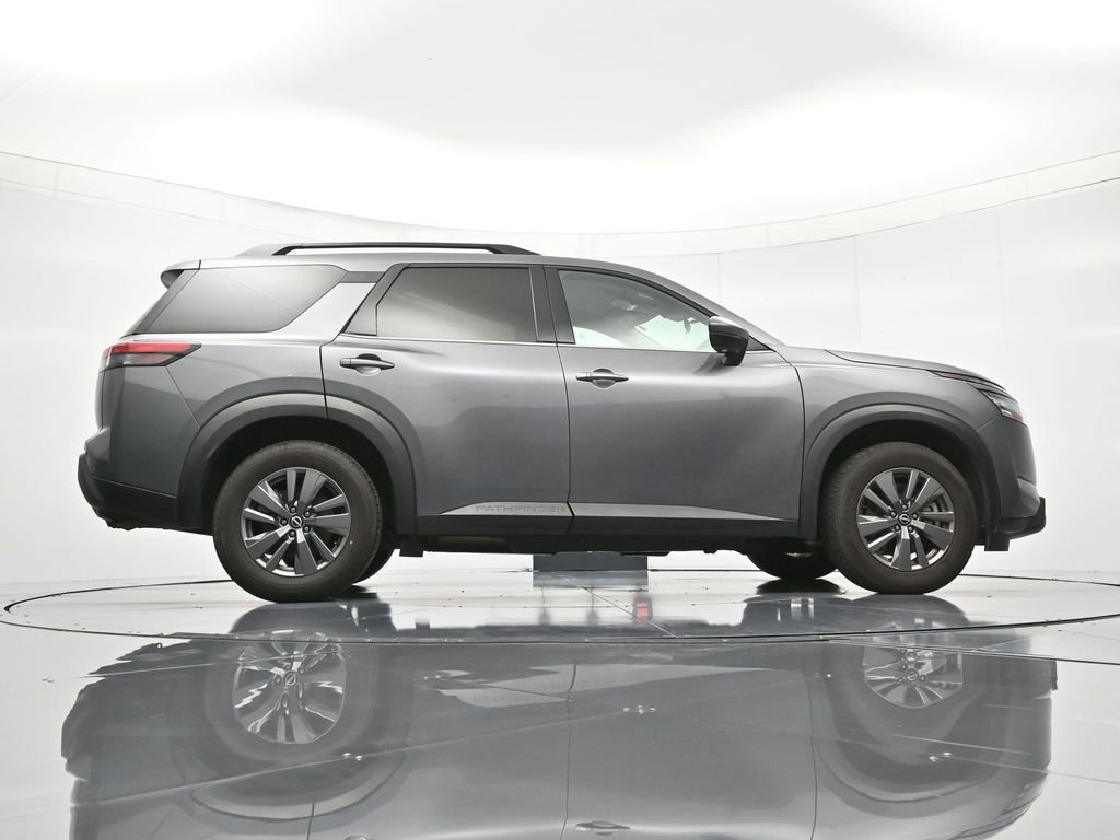 Used 2024 Nissan Pathfinder SV image 39