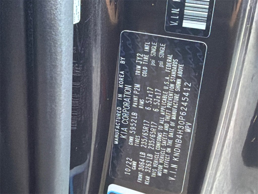 Used 2023 Kia Carnival LX image 35