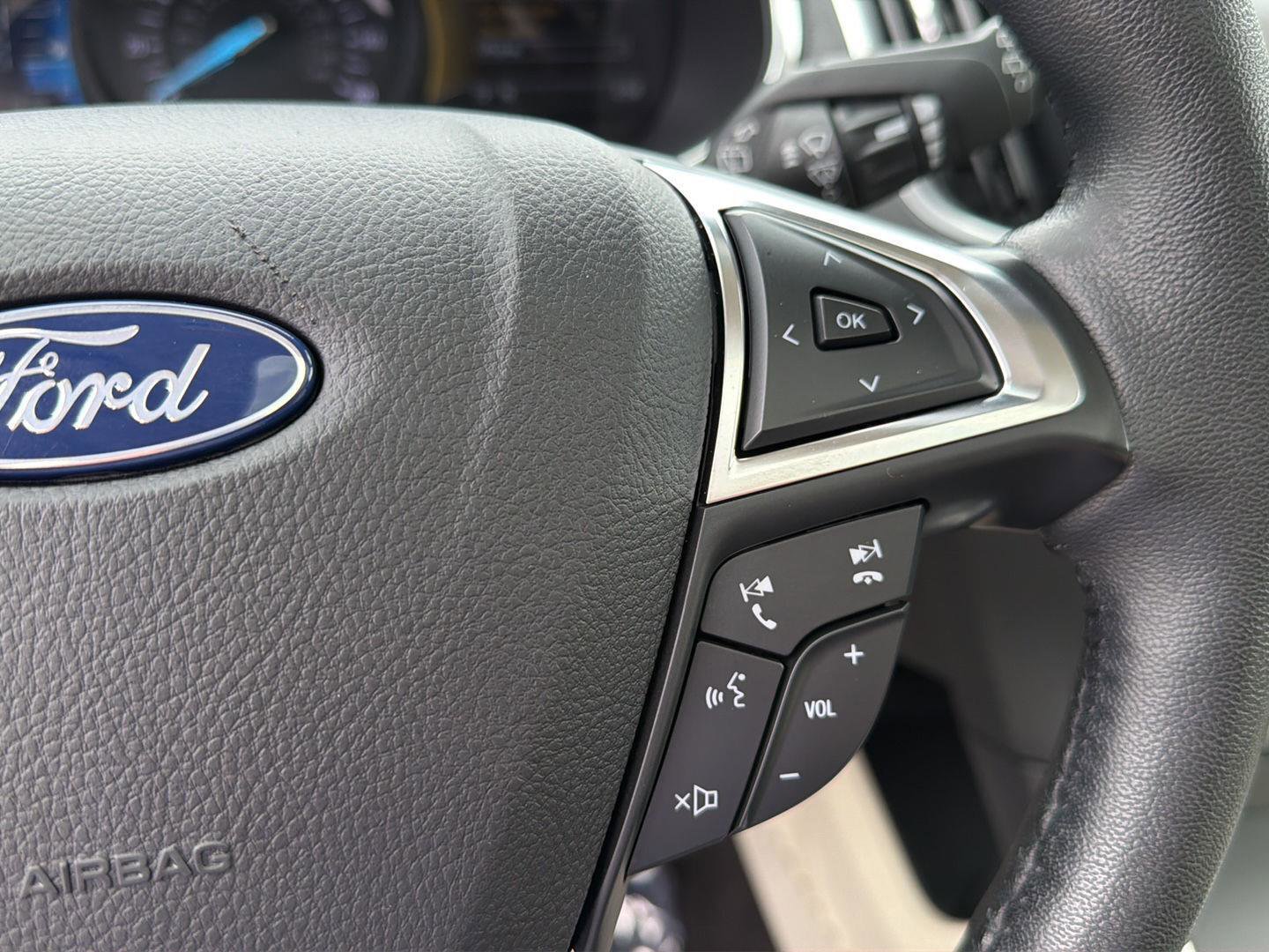 Used 2020 Ford Edge Titanium FWD image 22