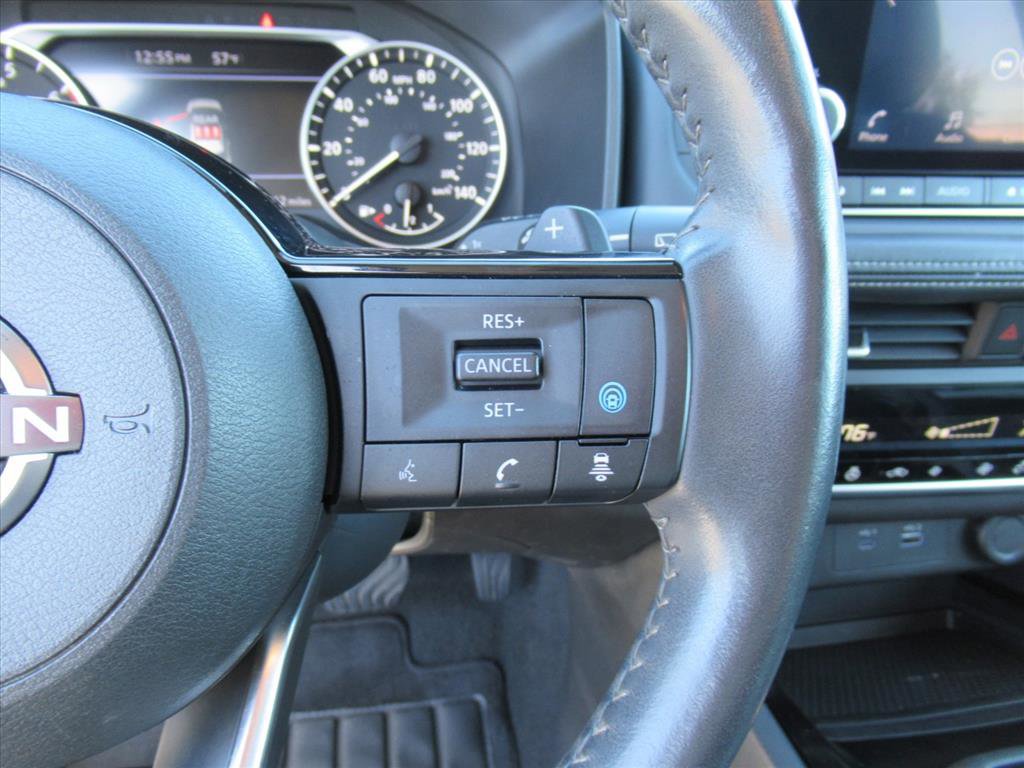 Used 2023 Nissan Rogue SV w/ SV Premium B Package image 18