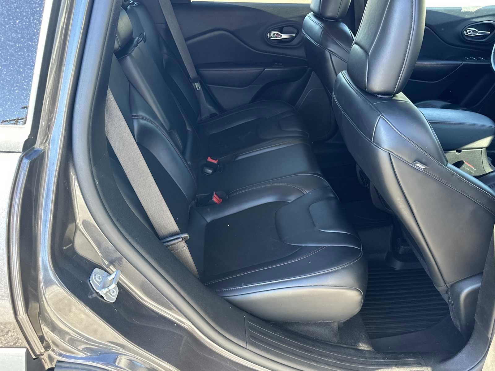 Used 2020 Jeep Cherokee Trailhawk image 15