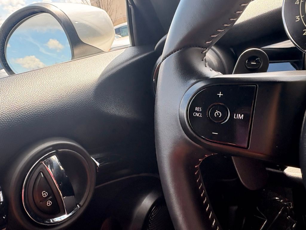 Used 2023 MINI Cooper S image 32