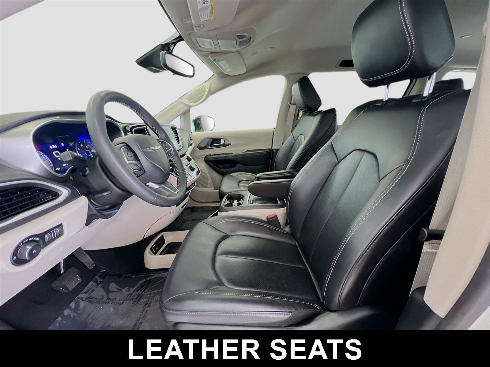 Used 2024 Chrysler Pacifica Touring-L image 11