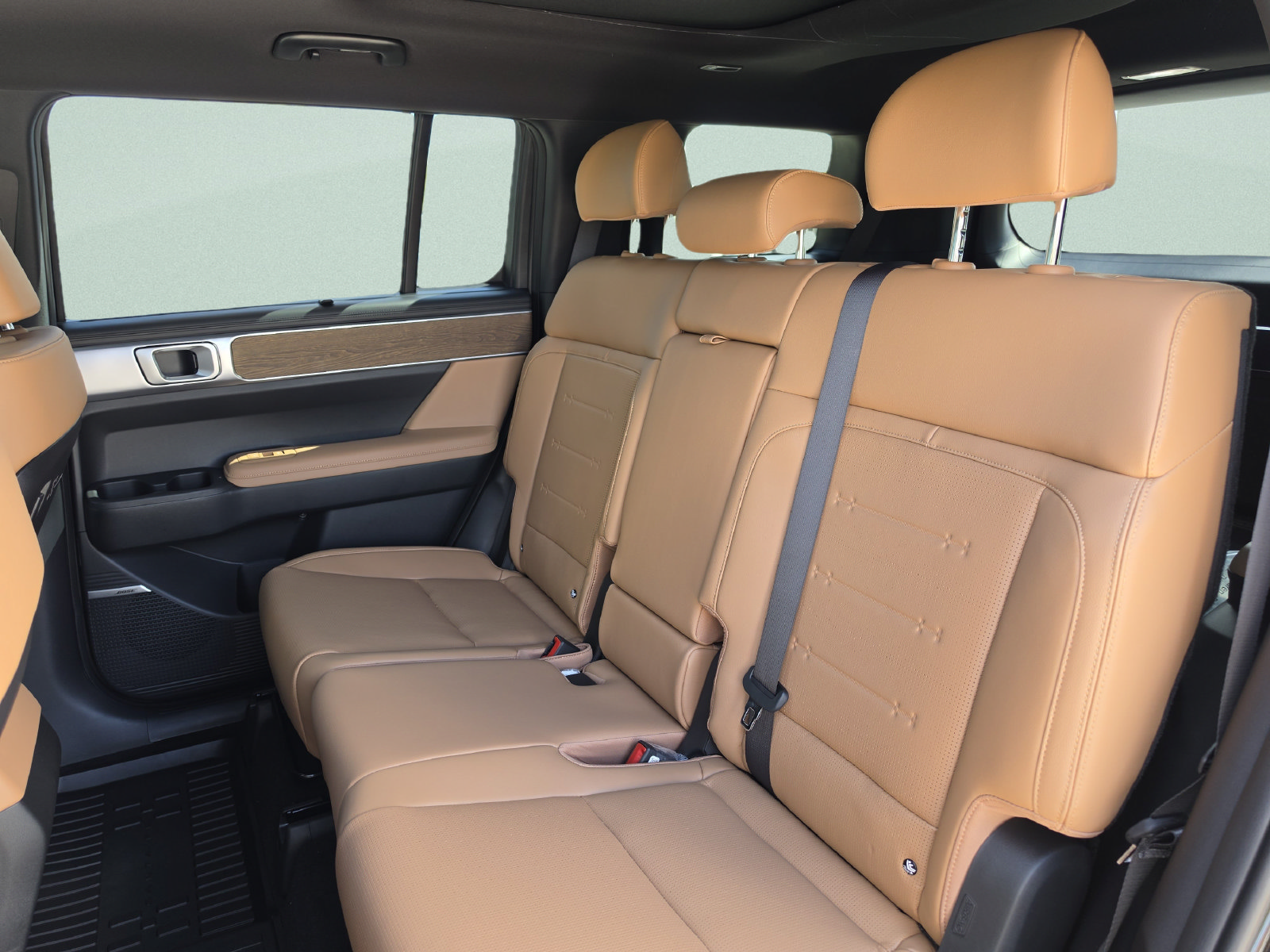 New 2027 Hyundai Santa Fe Limited FWD image 22