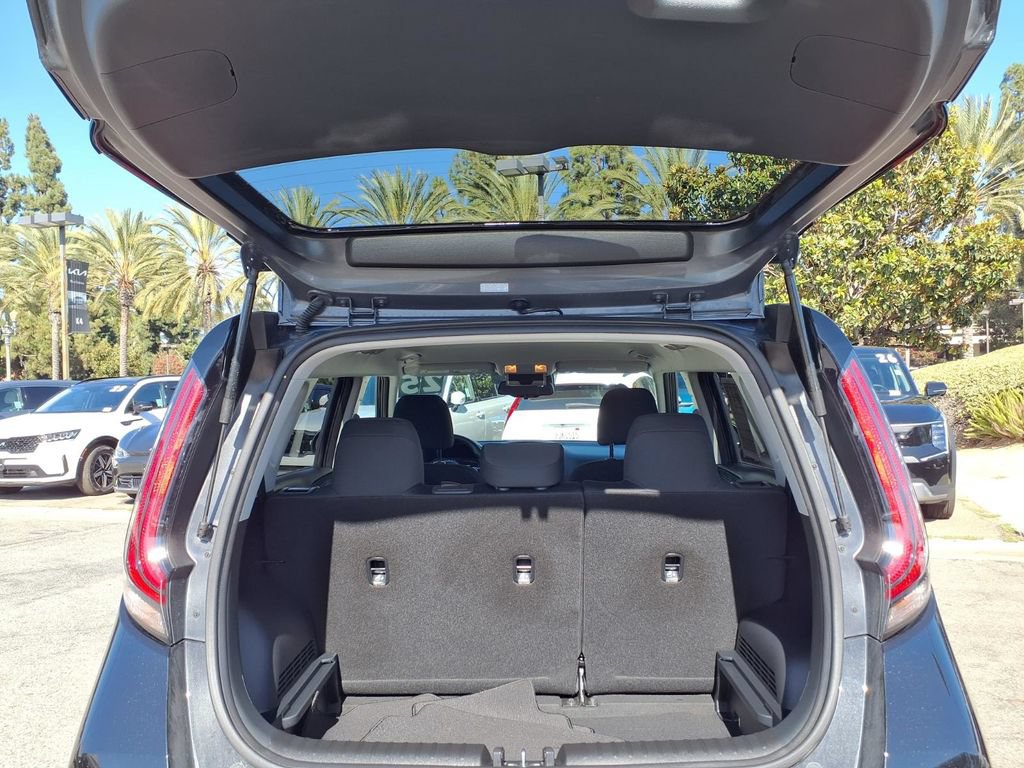 Certified 2025 Kia Soul S FWD image 6