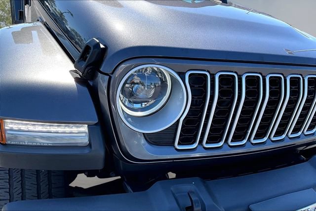 Used 2025 Jeep Wrangler Unlimited Sahara AWD/4WD image 30