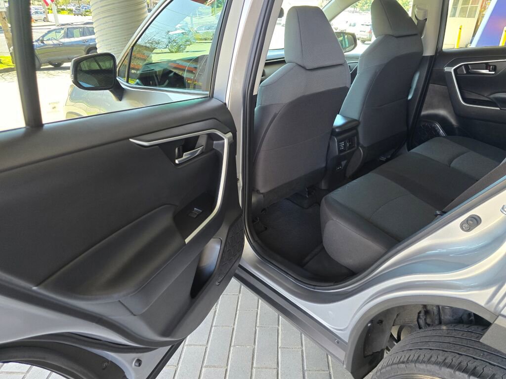 Used 2024 Toyota RAV4 XLE w/ Convenience Package AWD/4WD image 17