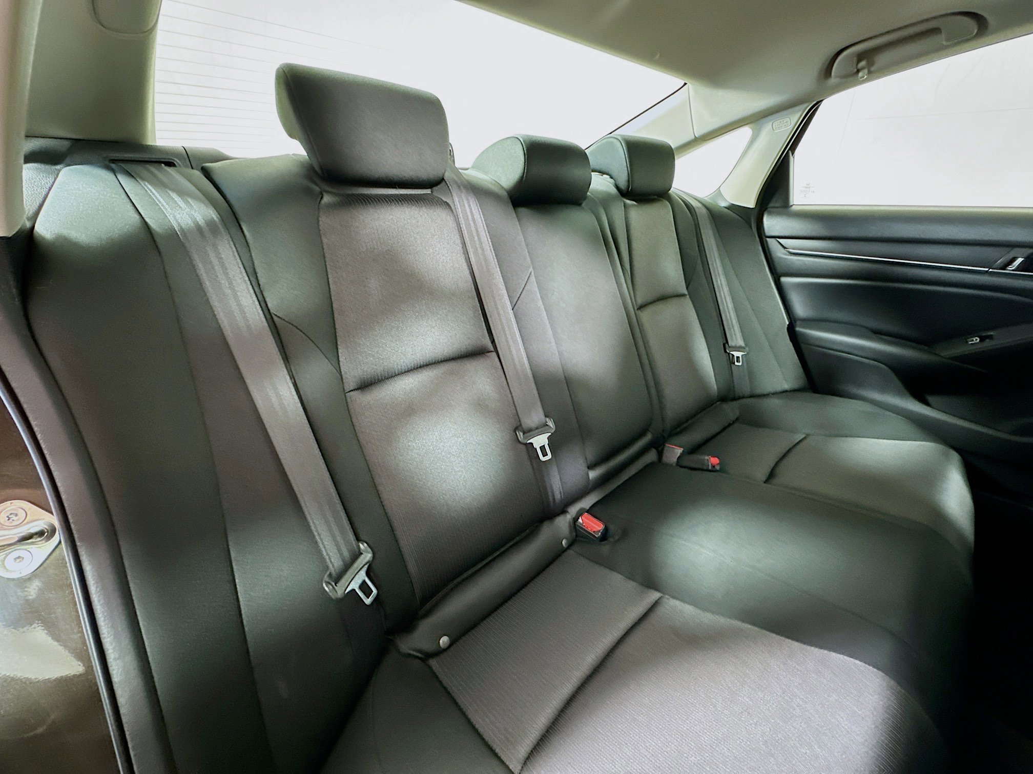 Used 2018 Honda Accord EX image 25