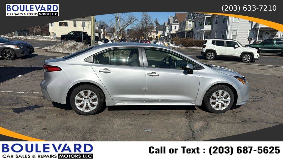 Used 2020 Toyota Corolla LE w/ Carpet Mat Package (TMS) FWD image 7