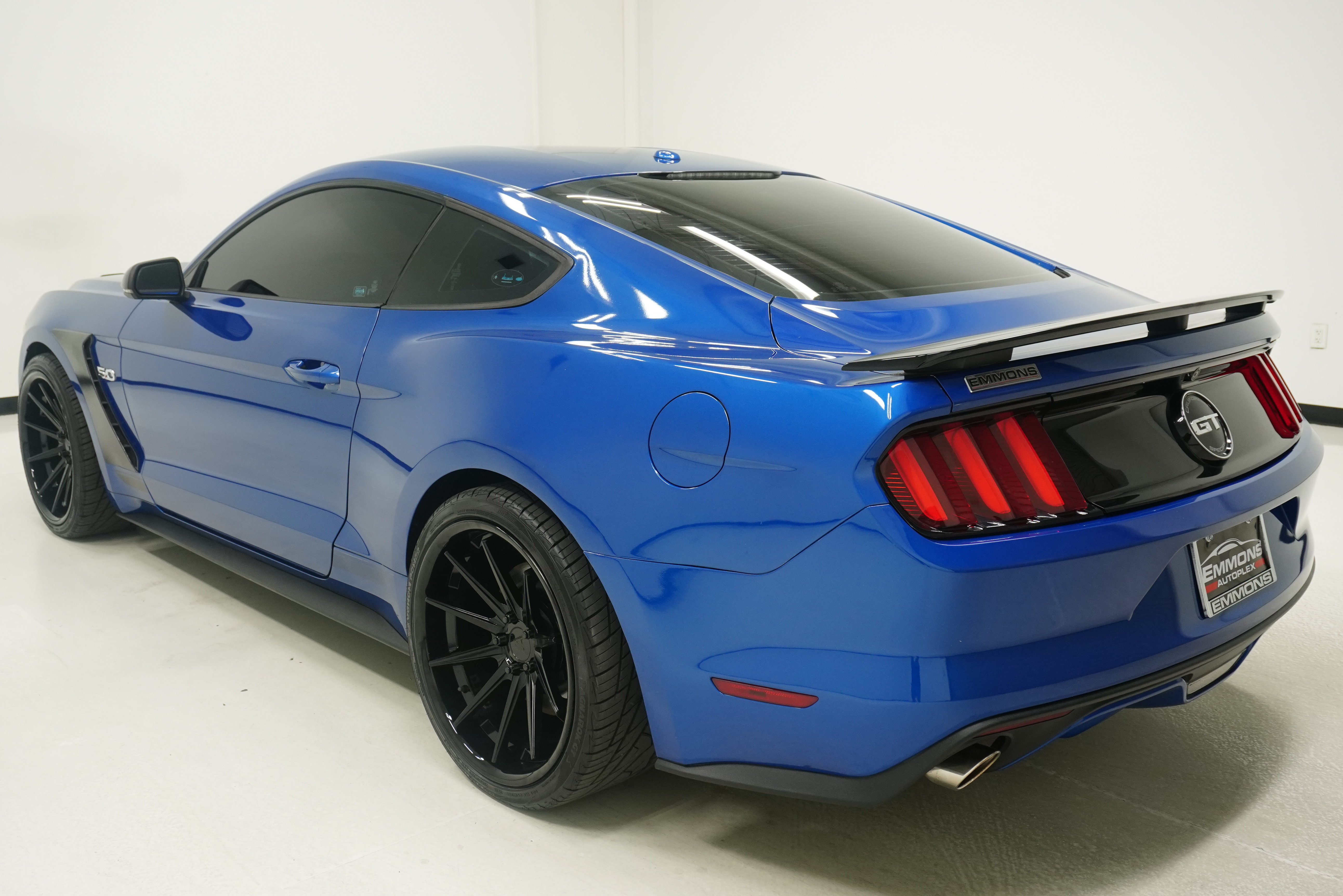 Used 2017 Ford Mustang GT Premium w/ Equipment Group 401A RWD image 6