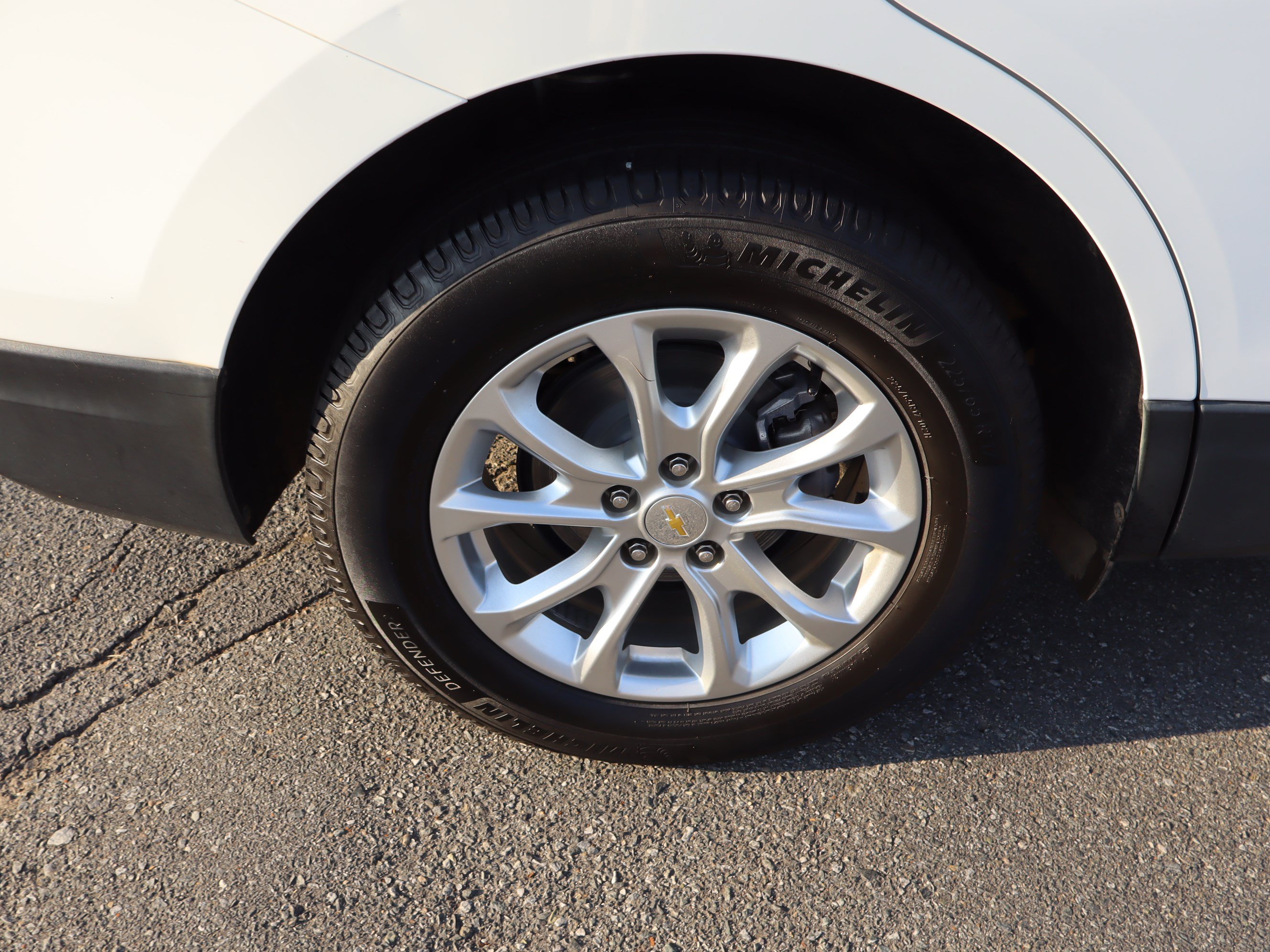 Used 2020 Chevrolet Equinox LT FWD image 38