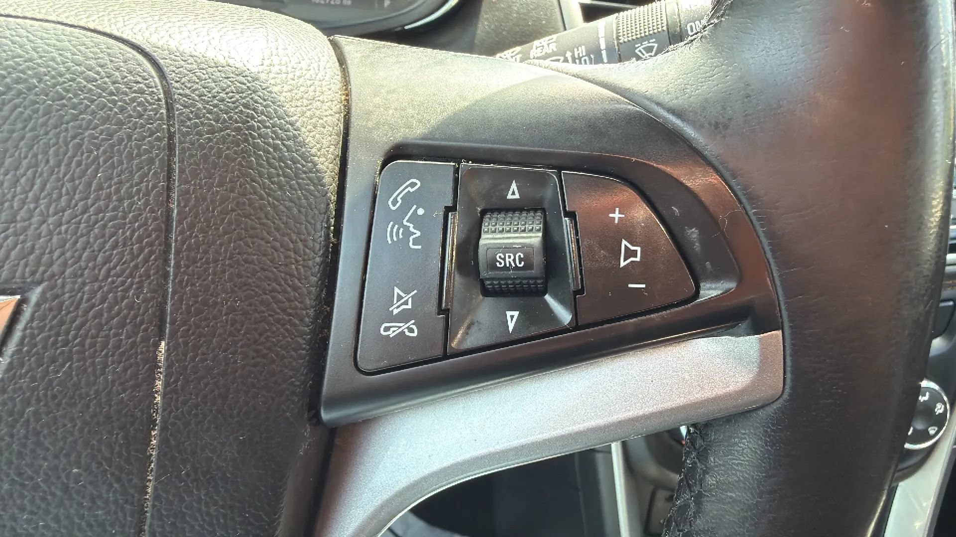 Used 2022 Chevrolet Trax LT w/ Driver Confidence Package AWD/4WD image 11