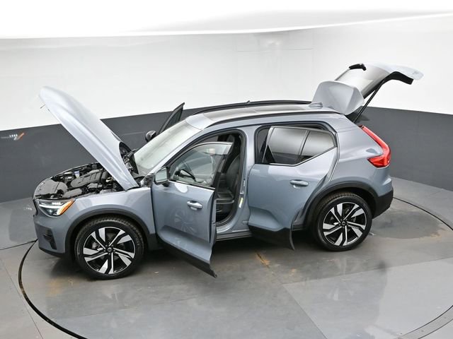 Used 2023 Volvo XC40 B5 Plus w/ Climate Package image 47